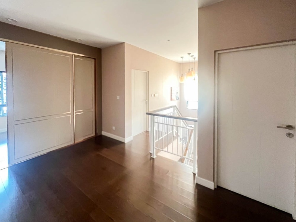 For SaleHousePattanakan, Srinakarin : House for Sale Setthasiri Pattanakarn, 4 bedroom 86 sqw 244 sqm Near Suvarnabhumi Airport, Onnut, Prawet, Chaloem Phrakiat Rama 9, Lat Krabang : SL25S-001