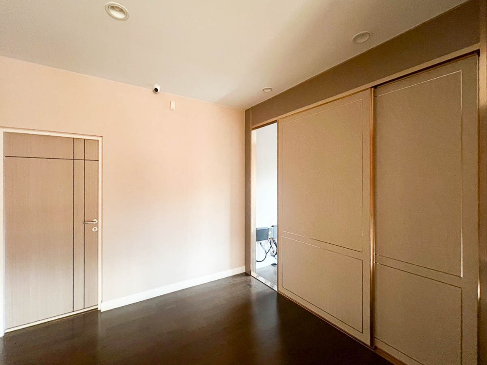 For SaleHousePattanakan, Srinakarin : House for Sale Setthasiri Pattanakarn, 4 bedroom 86 sqw 244 sqm Near Suvarnabhumi Airport, Onnut, Prawet, Chaloem Phrakiat Rama 9, Lat Krabang : SL25S-001