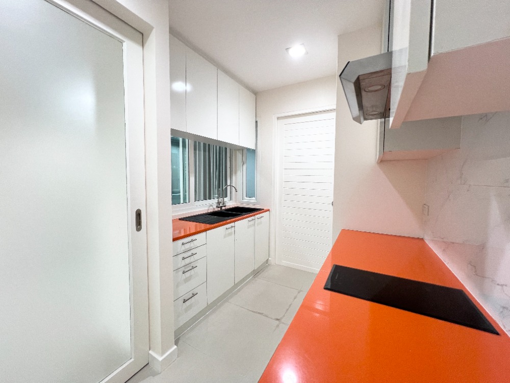 ขายทาวน์โฮมโชคชัย4 ลาดพร้าว71 : ขาย ทาวน์โฮม 3 ชั้น สเปซ ลาดพร้าว 80 - เหม่งจ๋าย รีโนเวตใหม่หมด หลังมุม ใกล้ รร.นานาชาติรีเจ้นท์