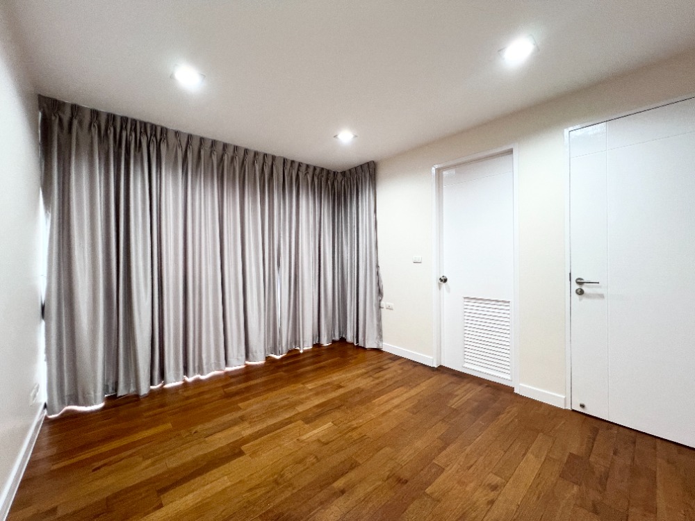 ขายทาวน์โฮมโชคชัย4 ลาดพร้าว71 : ขาย ทาวน์โฮม 3 ชั้น สเปซ ลาดพร้าว 80 - เหม่งจ๋าย รีโนเวตใหม่หมด หลังมุม ใกล้ รร.นานาชาติรีเจ้นท์