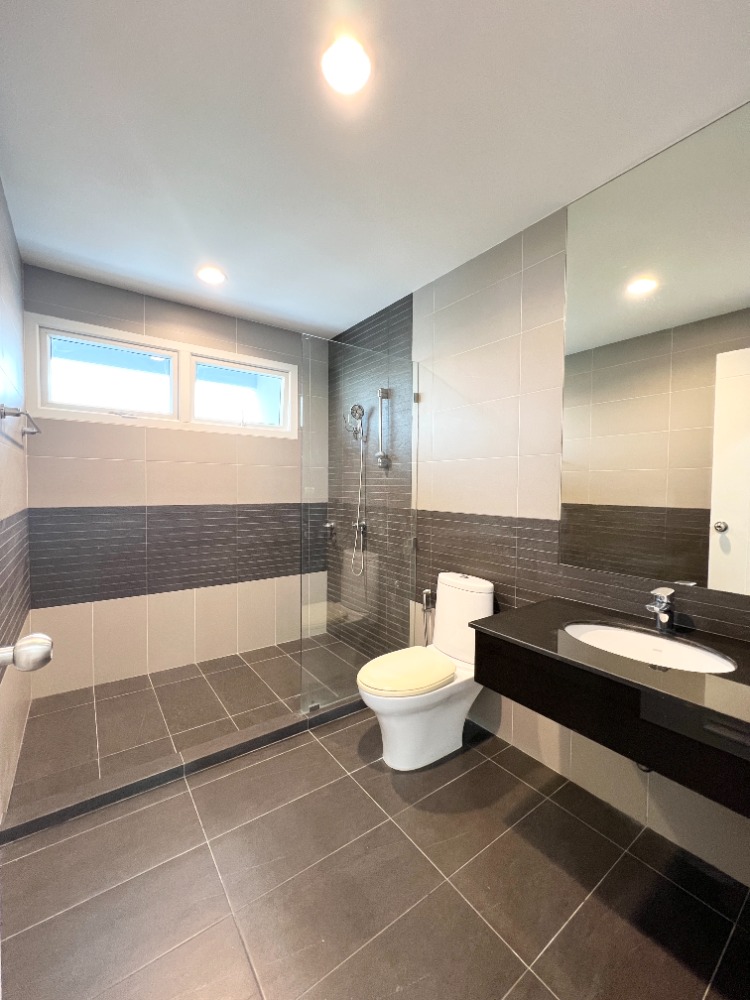 ขายทาวน์โฮมโชคชัย4 ลาดพร้าว71 : ขาย ทาวน์โฮม 3 ชั้น สเปซ ลาดพร้าว 80 - เหม่งจ๋าย รีโนเวตใหม่หมด หลังมุม ใกล้ รร.นานาชาติรีเจ้นท์