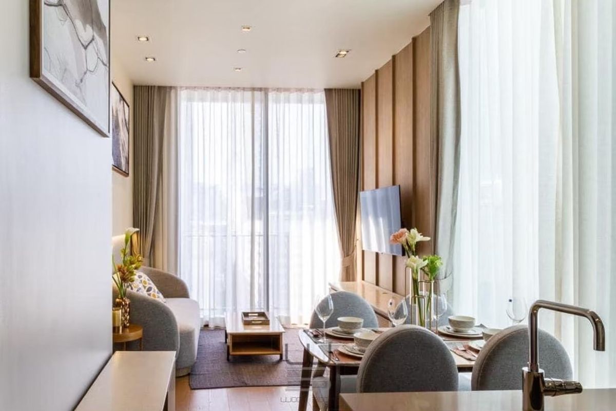 For RentCondoWitthayu, Chidlom, Langsuan, Ploenchit : 🔥 Dont miss out on this huge discount! 🔥 ​​🏙️ 28 Chidlom 📍 1 bedroom | 1 bathroom | Size 35 sq m. 💸 Rent only 35,000 baht/month (Negotiable!)