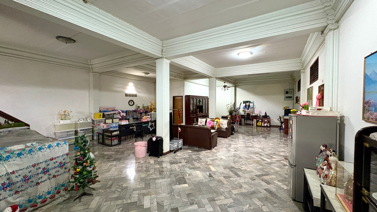 For SaleHome OfficeChokchai 4, Ladprao 71, Ladprao 48, : Home Office 3 floors, high ceiling with warehouse, 89 sq.w., Satriwitthaya 2 Road, Soi 25, accessible from many routes in the heart of Lat Phrao and along the Ekkamai-Ram Intra Expressway