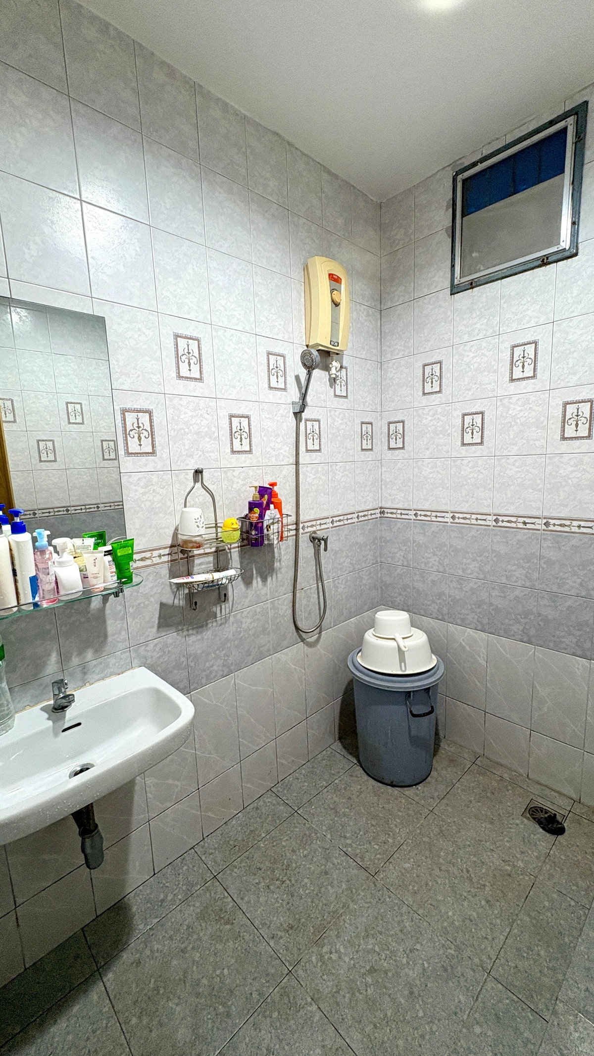 For SaleHome OfficeChokchai 4, Ladprao 71, Ladprao 48, : Home Office 3 floors, high ceiling with warehouse, 89 sq.w., Satriwitthaya 2 Road, Soi 25, accessible from many routes in the heart of Lat Phrao and along the Ekkamai-Ram Intra Expressway