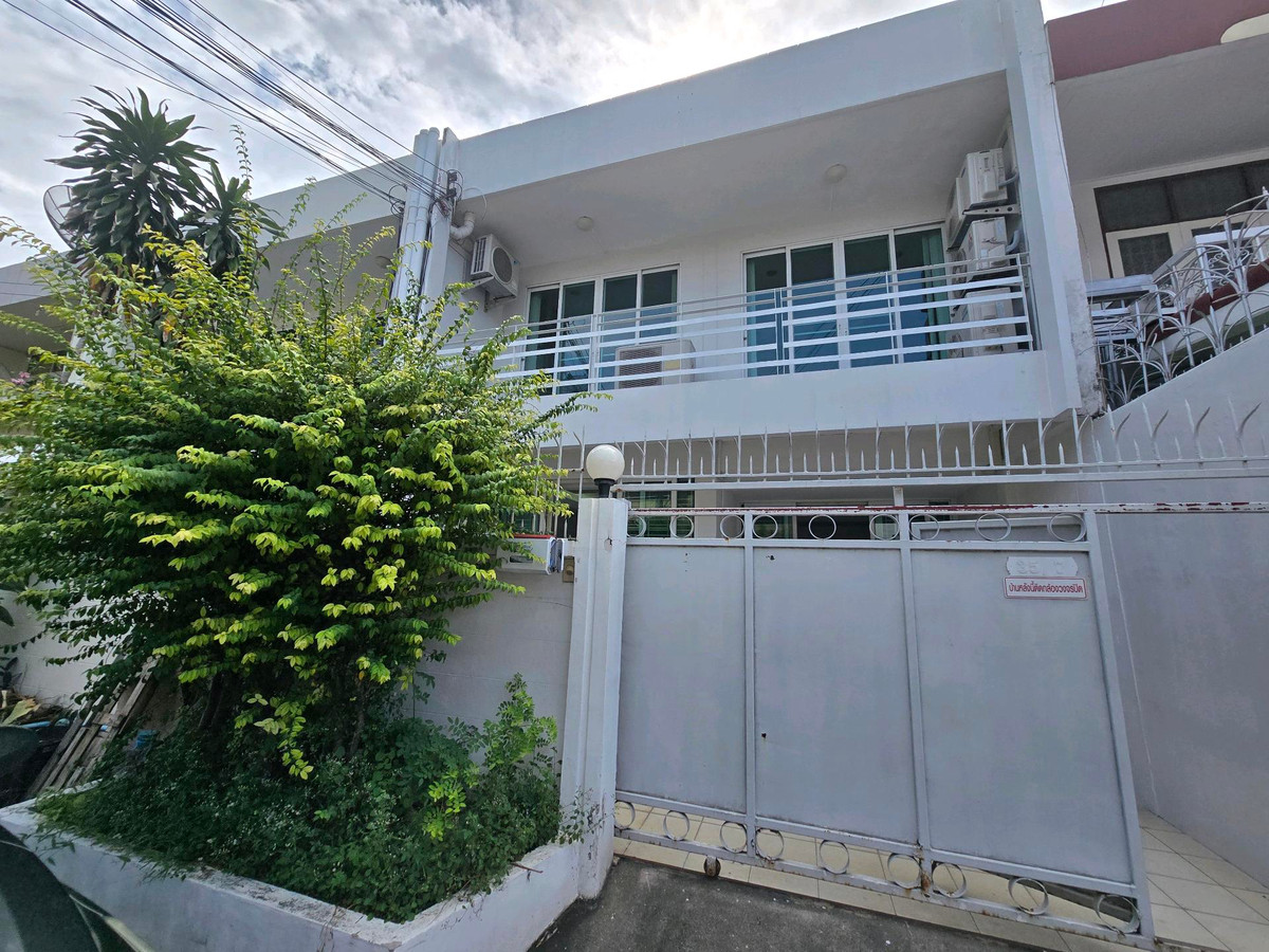 ให้เช่าทาวน์โฮมอ่อนนุช อุดมสุข : ให้เช่า ทาวน์เฮาส์2ชั้น 28 ตรว. อยู่ถนนสุขุมวิท89  ใกล้BTSสถานีบางจาก