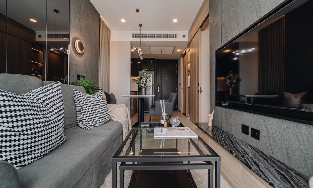 ให้เช่าคอนโดสยาม จุฬา สามย่าน : Cooper Siam【𝐒𝐄𝐋𝐋 & 𝐑𝐄𝐍𝐓】🔥คอนโดใจกลางสยาม ตกแต่งครบครันด้วยเฟอร์นิเจอร์สไตล์โมเดิร์นที่ลงตัวทุกการใช้งาน🔥  ติดต่อไลน์ไอดี: @hacondo