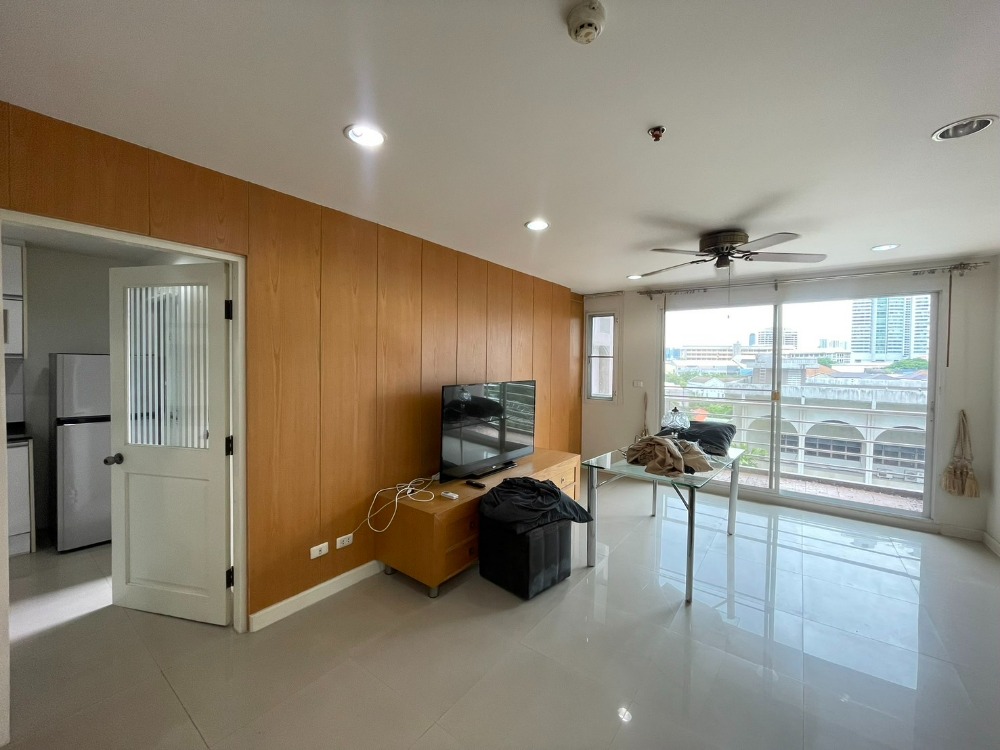 ขายคอนโดสุขุมวิท อโศก ทองหล่อ : ขายคอนโดด่วน หลังเอ็มโพเรียม ใกล้บีทีเอส พร้อมพงษ์ โครงการ Serene place สุขุมวิท 24 ห้องกว้าง 70 ตรม ราคาดีที่สุดในตึก Tel: 089-857-8865