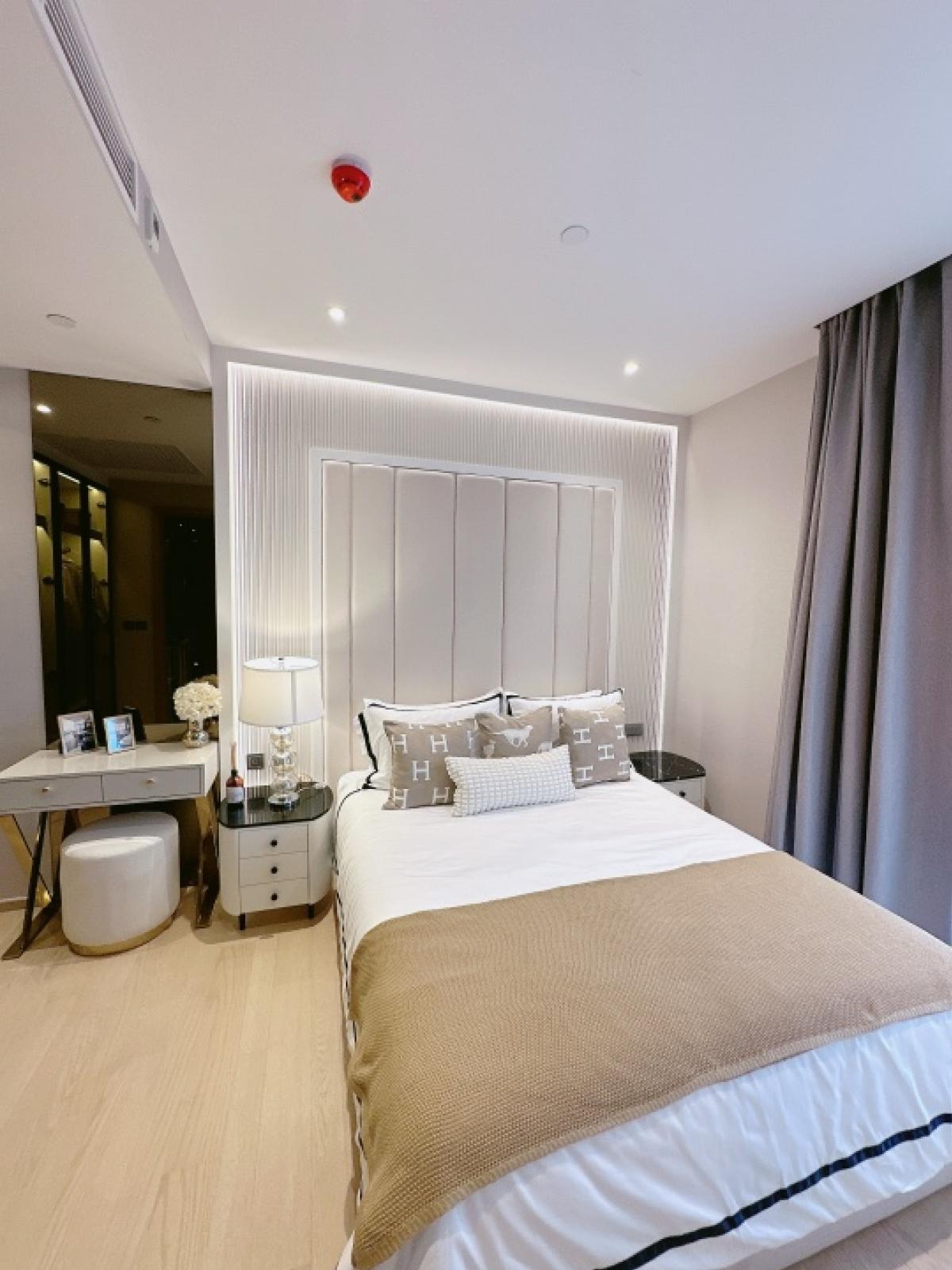 For SaleCondoRama9, Petchburi, RCA : 𝐀𝐬𝐡𝐭𝐨𝐧 𝐑𝐚𝐦𝐚𝟗 𝐀𝐬𝐨𝐤𝐞 𝐇𝐨𝐭 𝐃𝐞𝐚𝐥 Special price before closing the project, new room, reservation canceled, free down payment and free of all expenses, easy installments 𝟐𝟎𝟎𝟎𝟎/month