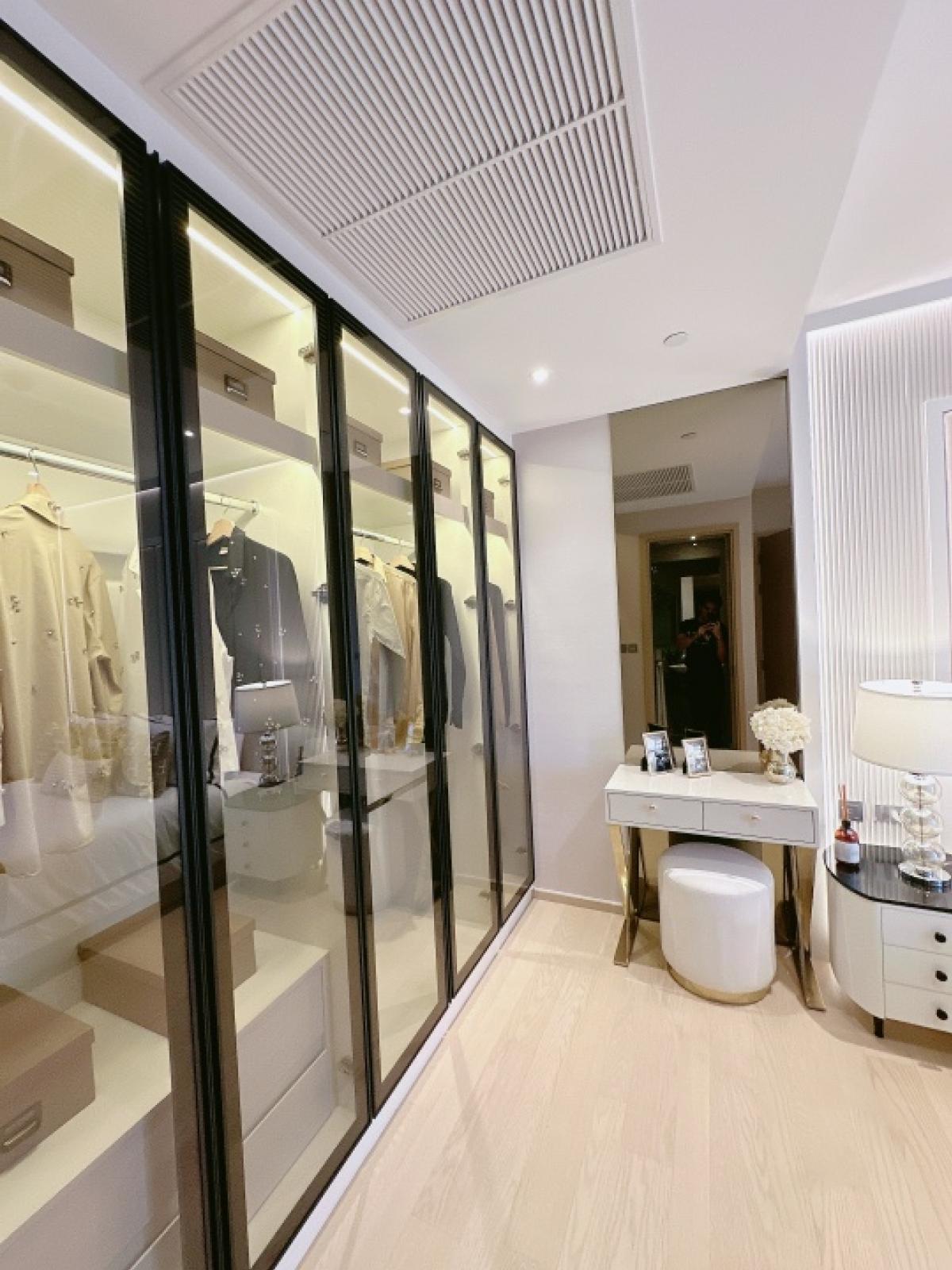 For SaleCondoRama9, Petchburi, RCA : 𝐀𝐬𝐡𝐭𝐨𝐧 𝐑𝐚𝐦𝐚𝟗 𝐀𝐬𝐨𝐤𝐞 𝐇𝐨𝐭 𝐃𝐞𝐚𝐥 Special price before closing the project, new room, reservation canceled, free down payment and free of all expenses, easy installments 𝟐𝟎𝟎𝟎𝟎/month