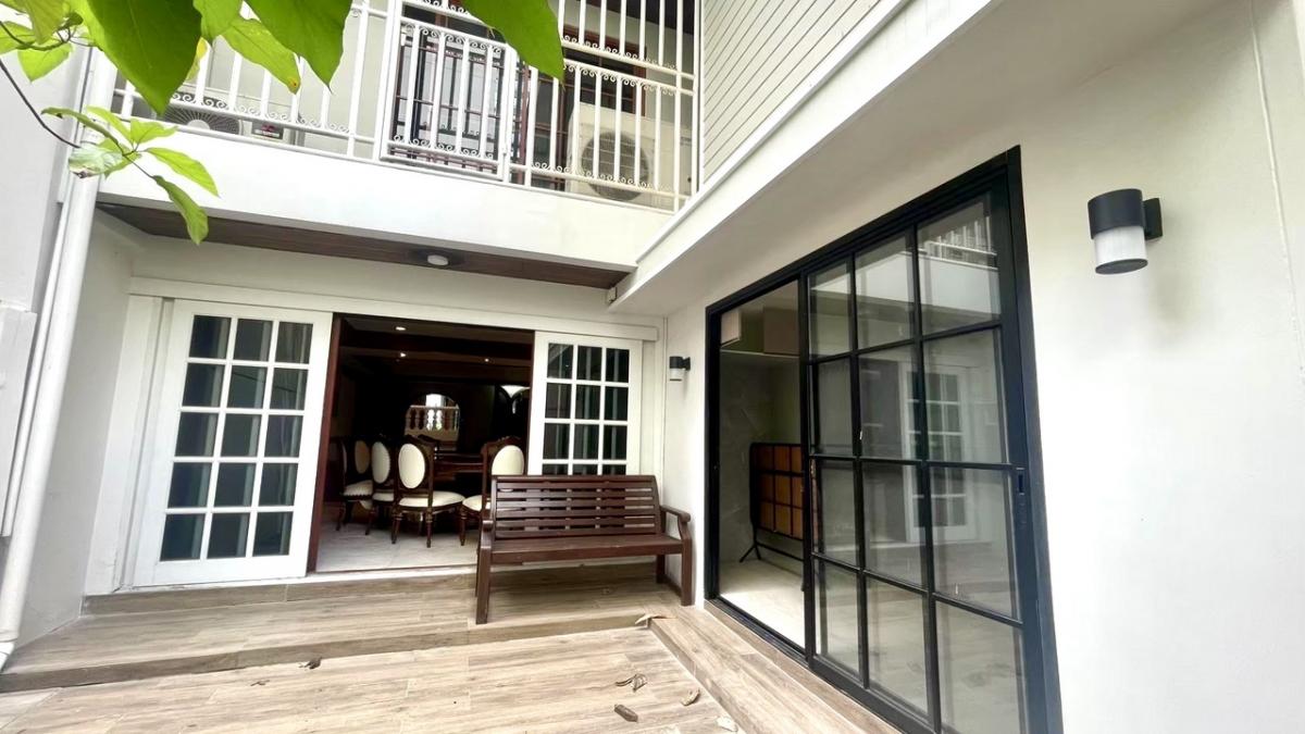 ให้เช่าบ้านวิทยุ ชิดลม หลังสวน : เช่า บ้าน 5 นอน 6 น้ำ  ไฟ 3 เฟส ในซอยบ้านหลังสวน จดทะเบียนบริษัทได้ เดิน 5 นาทีถึง Velaa Sindhorn Village ใกล้ BTS ชิดลมเพียง 450 เมตร 