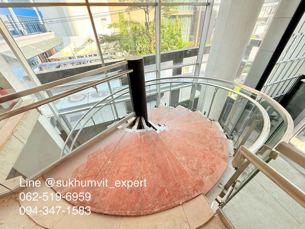 For RentRetail SpaceSukhumvit, Asoke, Thonglor : Space for rent, suitable for restaurant, furniture showroom, shop, Thonglor Location