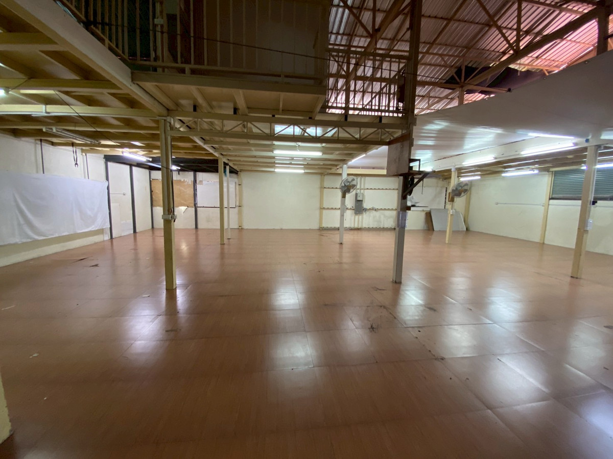 For SaleWarehouseBang kae, Phetkasem : Warehouse for sale Phetkasem 114, size 261.5 square wah, 15.9 million (negotiable)