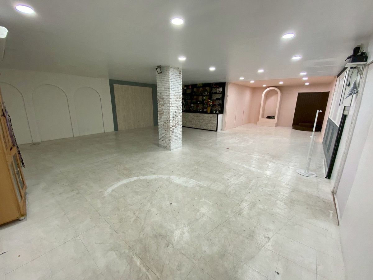 For SaleWarehouseBang kae, Phetkasem : Warehouse for sale Phetkasem 114, size 261.5 square wah, 15.9 million (negotiable)