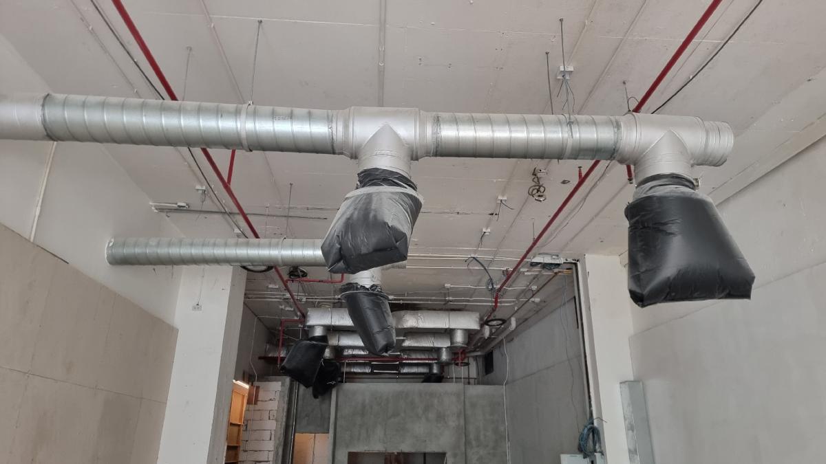 For RentRetail SpaceSukhumvit, Asoke, Thonglor : BTS Phrom Phong, space for rent, suitable for a restaurant, school, beauty salon.