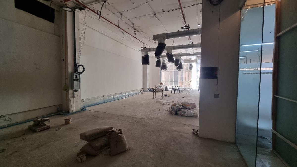 For RentRetail SpaceSukhumvit, Asoke, Thonglor : BTS Phrom Phong, space for rent, suitable for a restaurant, school, beauty salon.