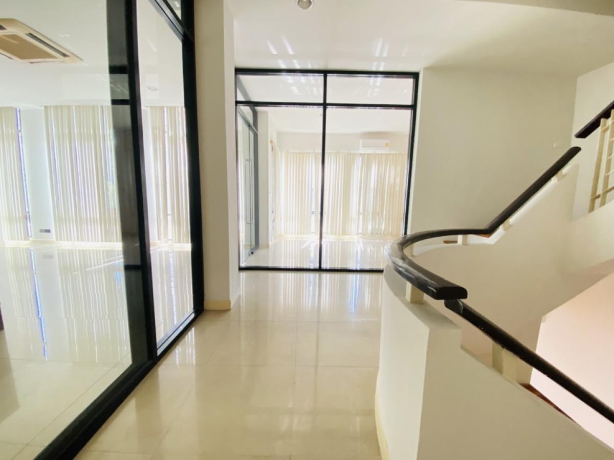 ให้เช่าโฮมออฟฟิศบางนา แบริ่ง ลาซาล : กลางกรุงออฟฟิศปาร์คบางนา✨ รีโนเวทใหม่ พร้อมเข้าอยู่ ให้เช่า โฮมออฟฟิศสุดหรู 