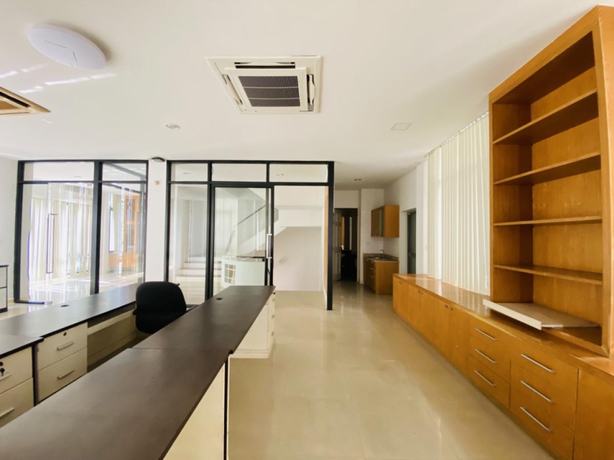 ให้เช่าโฮมออฟฟิศบางนา แบริ่ง ลาซาล : กลางกรุงออฟฟิศปาร์คบางนา✨ รีโนเวทใหม่ พร้อมเข้าอยู่ ให้เช่า โฮมออฟฟิศสุดหรู 