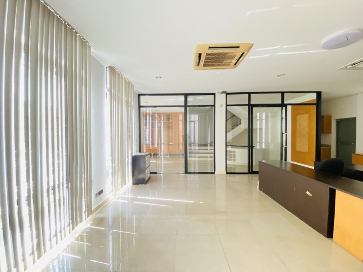 ให้เช่าโฮมออฟฟิศบางนา แบริ่ง ลาซาล : กลางกรุงออฟฟิศปาร์คบางนา✨ รีโนเวทใหม่ พร้อมเข้าอยู่ ให้เช่า โฮมออฟฟิศสุดหรู 