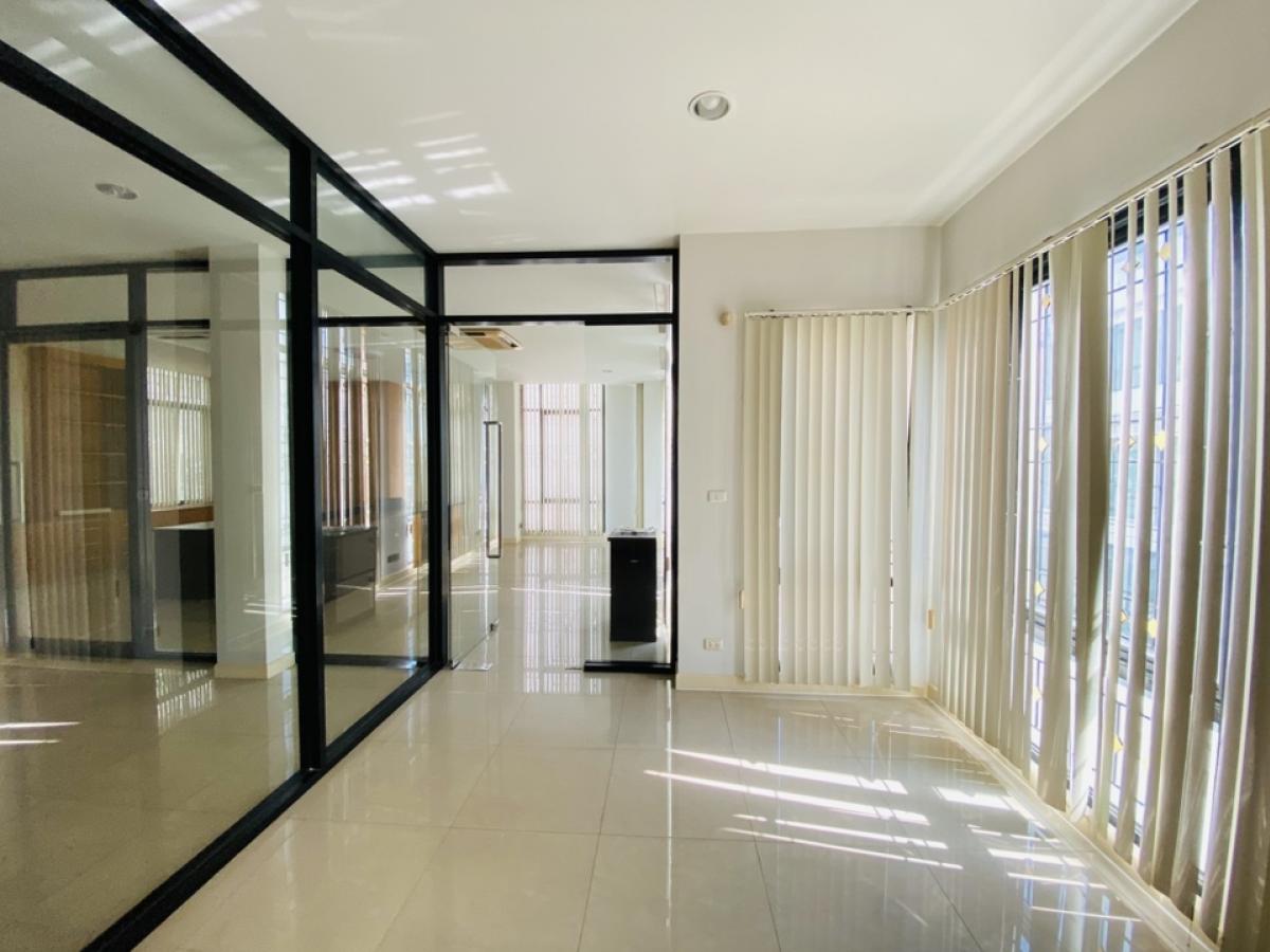 ให้เช่าโฮมออฟฟิศบางนา แบริ่ง ลาซาล : กลางกรุงออฟฟิศปาร์คบางนา✨ รีโนเวทใหม่ พร้อมเข้าอยู่ ให้เช่า โฮมออฟฟิศสุดหรู 