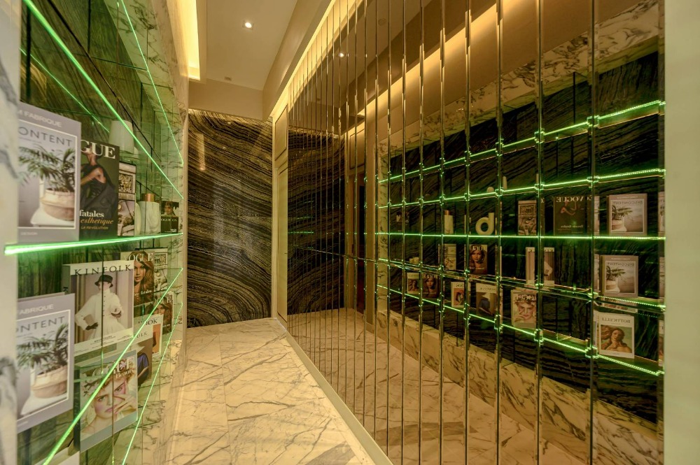 For SaleCondoSukhumvit, Asoke, Thonglor : Penthouse For sell at The ESSE ASOKE 2bedroom 3bedrooms very rare unit // for more info please contact  089-8578865