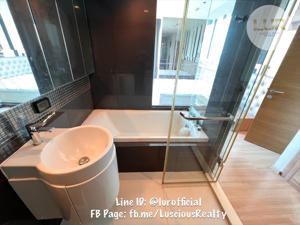 For SaleCondoSapankwai,Jatujak : For sale: Rhythm Phahol-Ari, 40 Floor, 65.21sqm, 2 Bed 6.49MB (Price Negotiable)