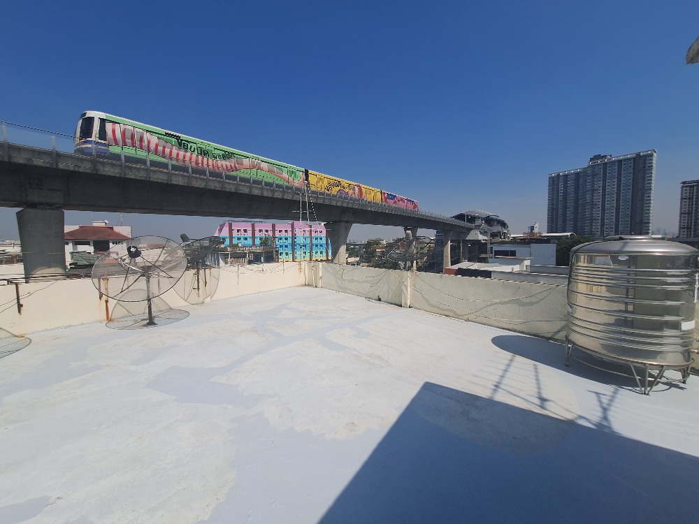 For SaleShop HouseThaphra, Talat Phlu, Wutthakat : Urgent sale, 4 and a half storey commercial building, 3 units, size 41.70 square wah , near BTS Bang Wa station