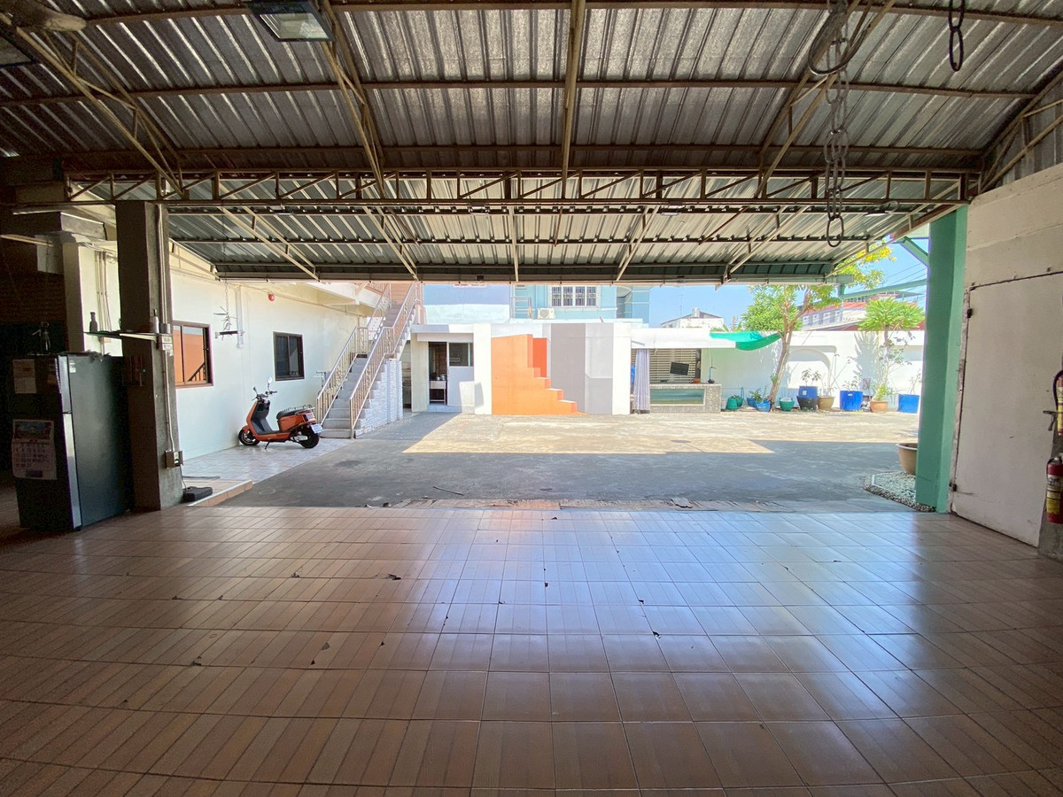 For SaleWarehouseBang kae, Phetkasem : Warehouse for sale Phetkasem 114, size 261.5 square wah, 15.9 million (negotiable)