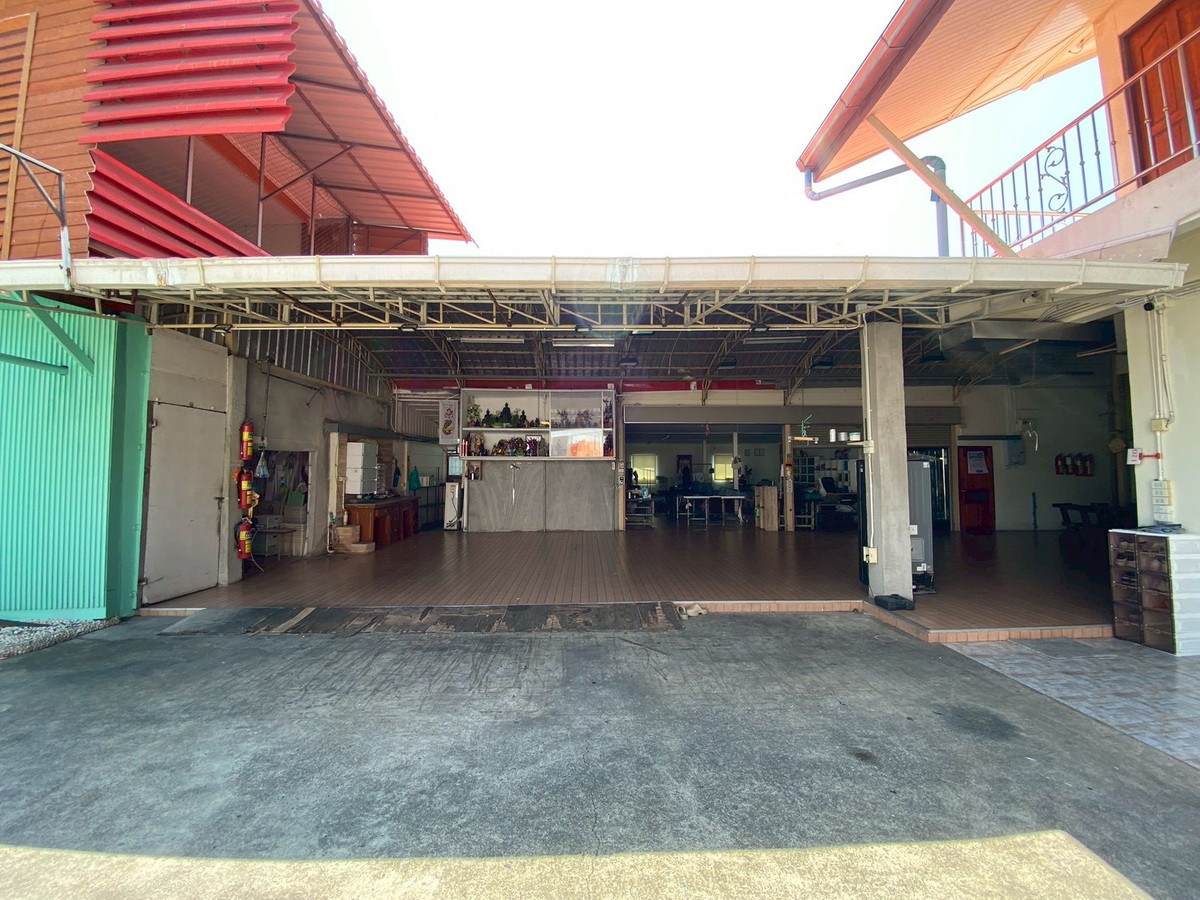 For SaleWarehouseBang kae, Phetkasem : Warehouse for sale Phetkasem 114, size 261.5 square wah, 15.9 million (negotiable)
