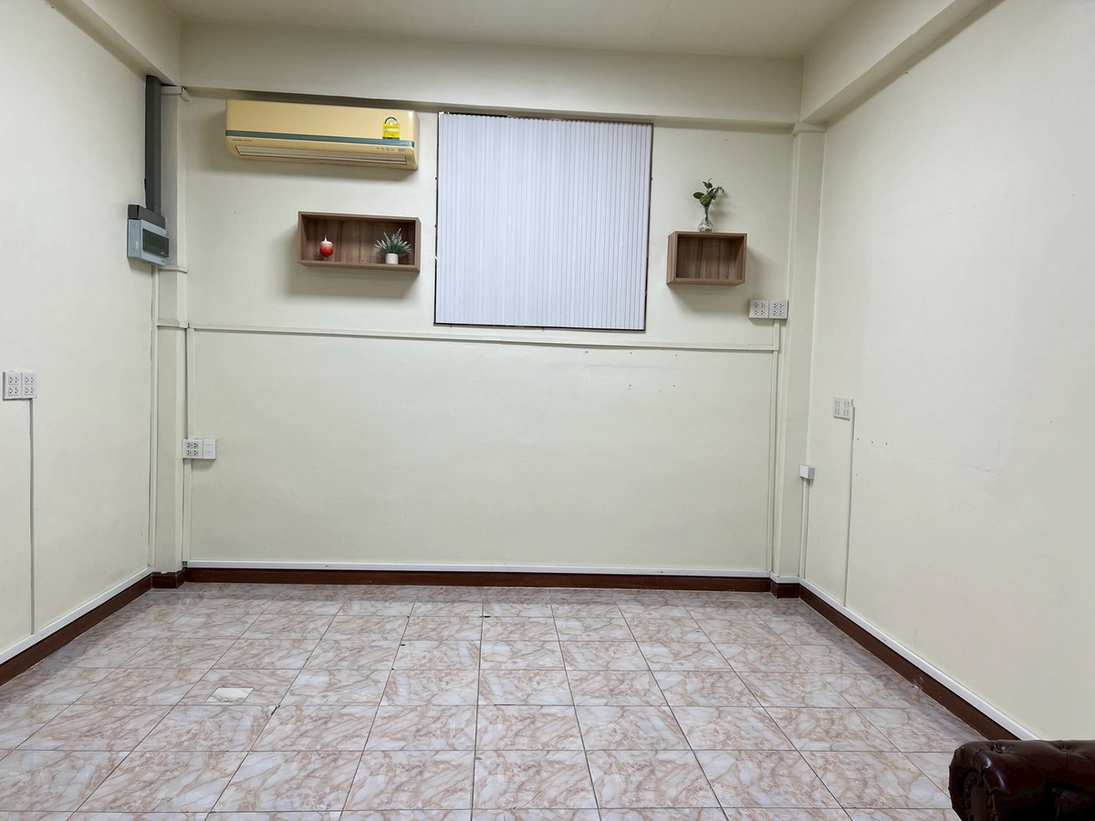 For SaleWarehouseBang kae, Phetkasem : Warehouse for sale Phetkasem 114, size 261.5 square wah, 15.9 million (negotiable)