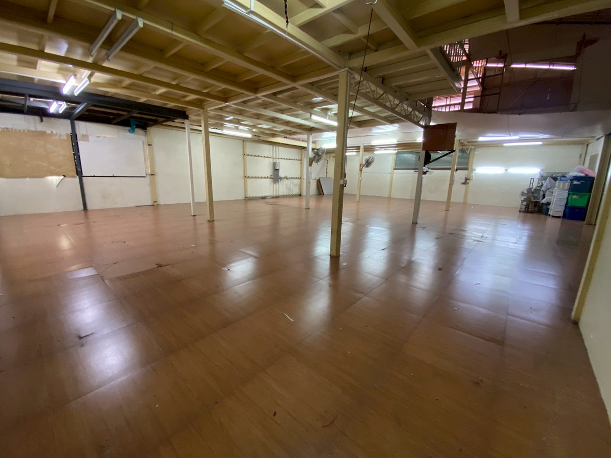 For SaleWarehouseBang kae, Phetkasem : Warehouse for sale Phetkasem 114, size 261.5 square wah, 15.9 million (negotiable)