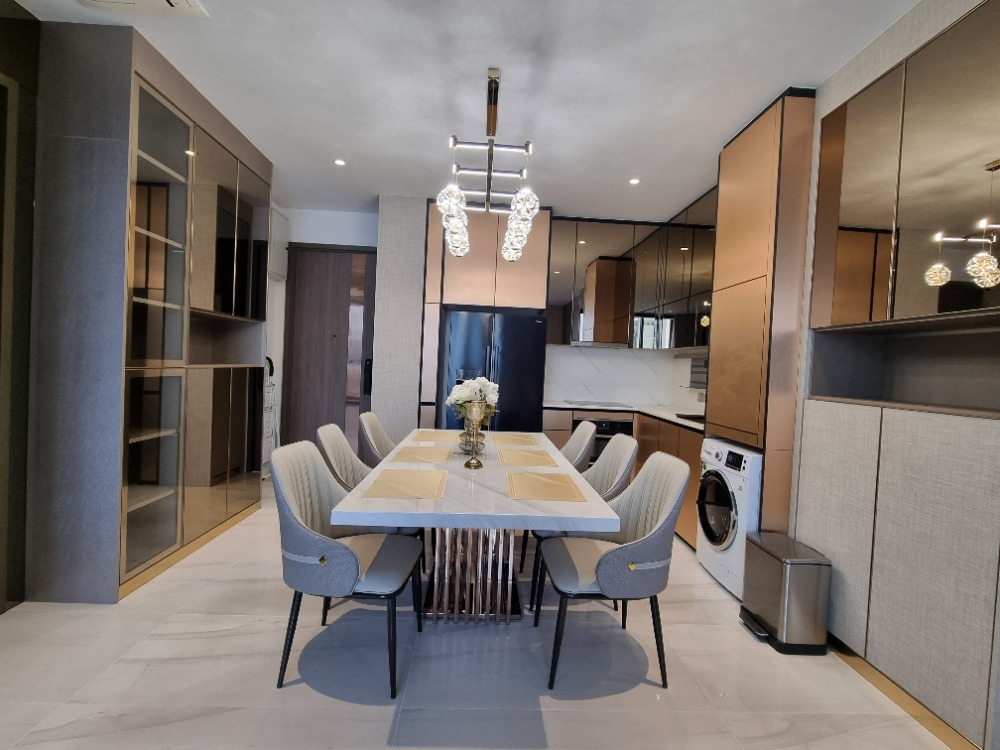 For RentCondoSathorn, Narathiwat : Experience the Pinnacle of Urban Living | Luxury 3-Bedroom at Supalai Icon Sathorn for Rent