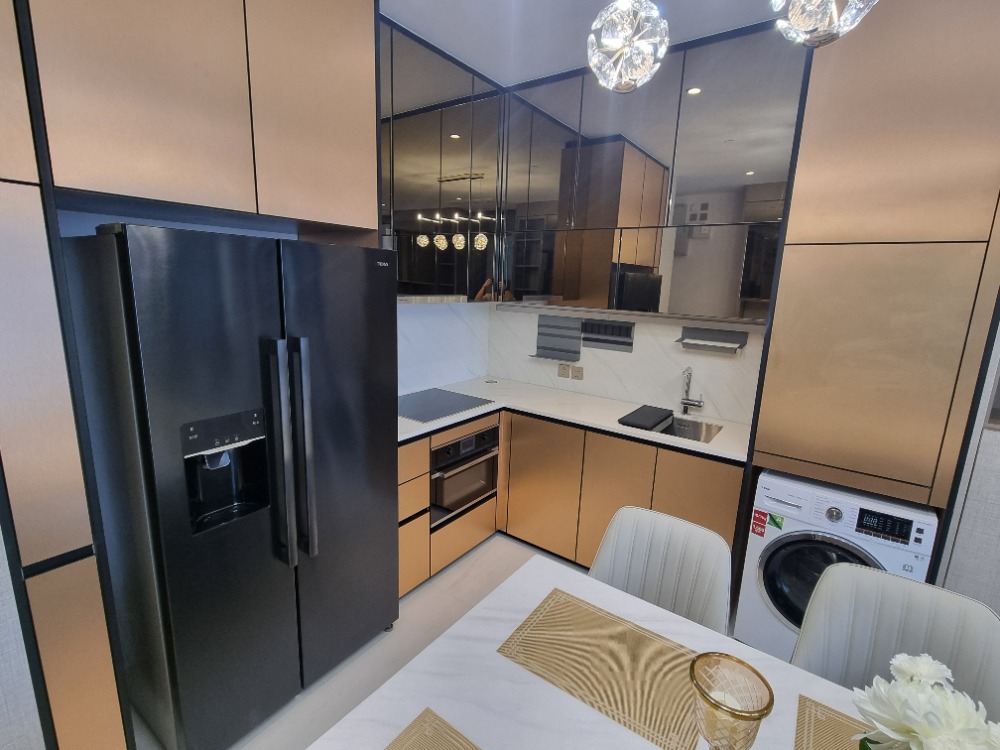 For RentCondoSathorn, Narathiwat : Experience the Pinnacle of Urban Living | Luxury 3-Bedroom at Supalai Icon Sathorn for Rent