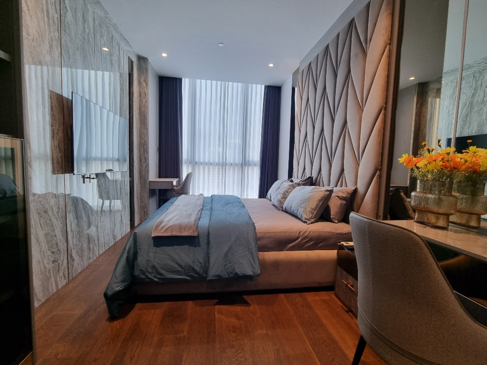 For RentCondoSathorn, Narathiwat : Experience the Pinnacle of Urban Living | Luxury 3-Bedroom at Supalai Icon Sathorn for Rent
