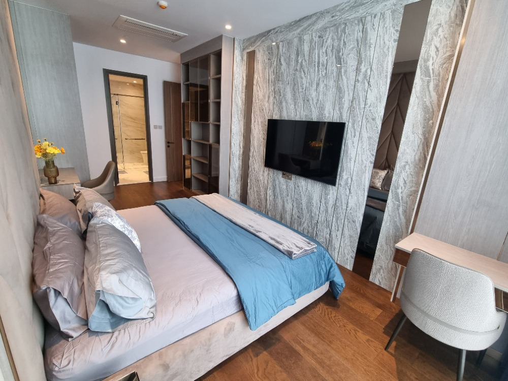 For RentCondoSathorn, Narathiwat : Experience the Pinnacle of Urban Living | Luxury 3-Bedroom at Supalai Icon Sathorn for Rent