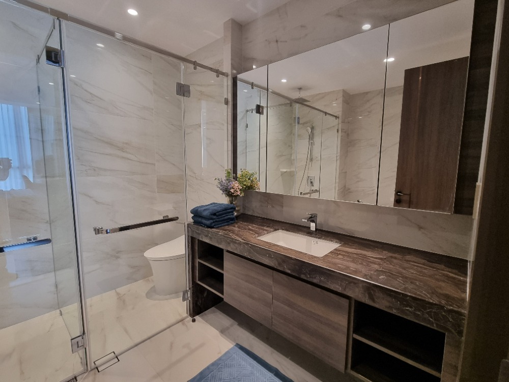 For RentCondoSathorn, Narathiwat : Experience the Pinnacle of Urban Living | Luxury 3-Bedroom at Supalai Icon Sathorn for Rent