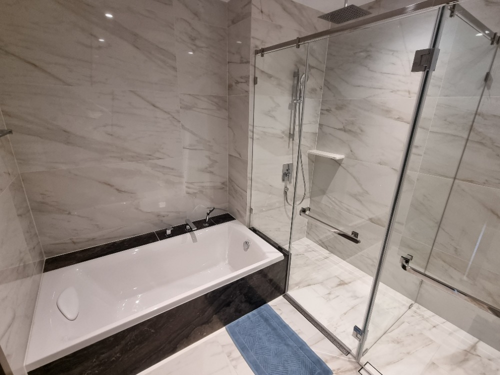 For RentCondoSathorn, Narathiwat : Experience the Pinnacle of Urban Living | Luxury 3-Bedroom at Supalai Icon Sathorn for Rent