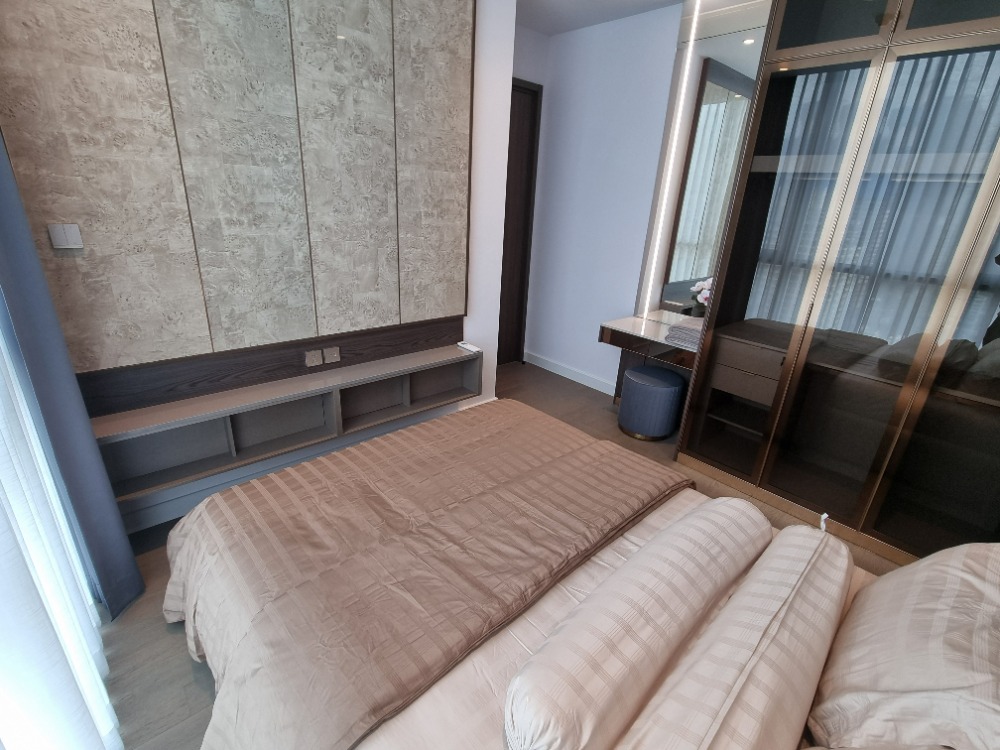 For RentCondoSathorn, Narathiwat : Experience the Pinnacle of Urban Living | Luxury 3-Bedroom at Supalai Icon Sathorn for Rent