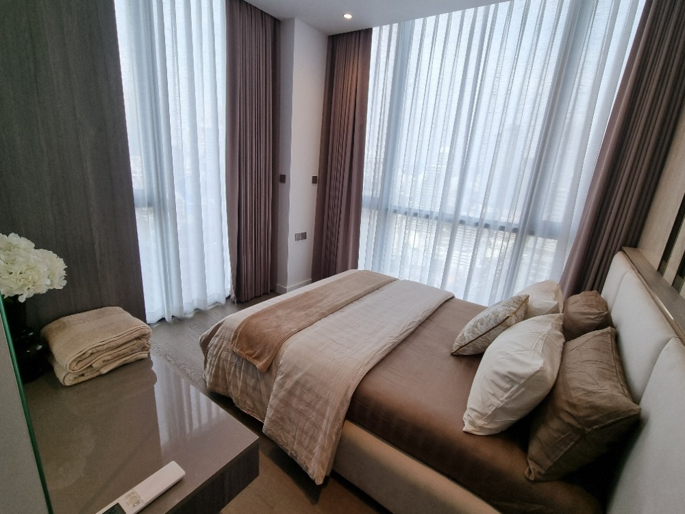 For RentCondoSathorn, Narathiwat : Experience the Pinnacle of Urban Living | Luxury 3-Bedroom at Supalai Icon Sathorn for Rent