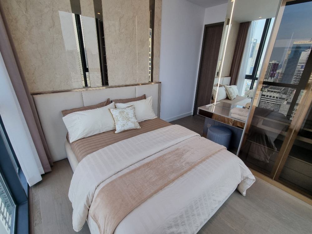 For RentCondoSathorn, Narathiwat : Experience the Pinnacle of Urban Living | Luxury 3-Bedroom at Supalai Icon Sathorn for Rent