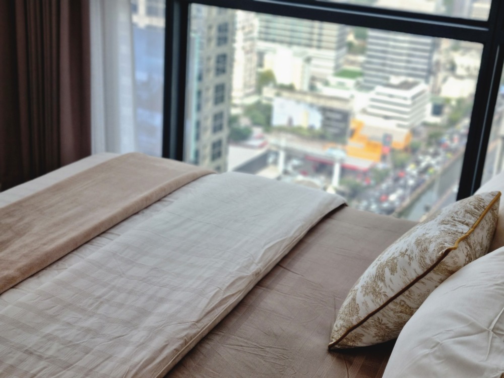 For RentCondoSathorn, Narathiwat : Experience the Pinnacle of Urban Living | Luxury 3-Bedroom at Supalai Icon Sathorn for Rent