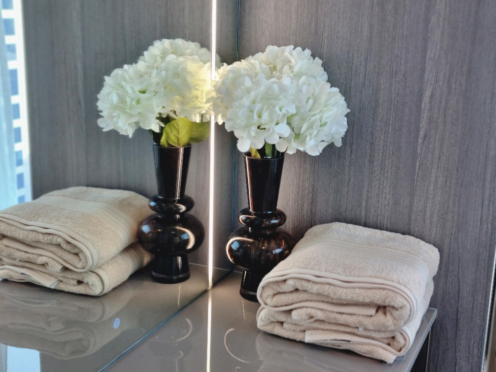 For RentCondoSathorn, Narathiwat : Experience the Pinnacle of Urban Living | Luxury 3-Bedroom at Supalai Icon Sathorn for Rent