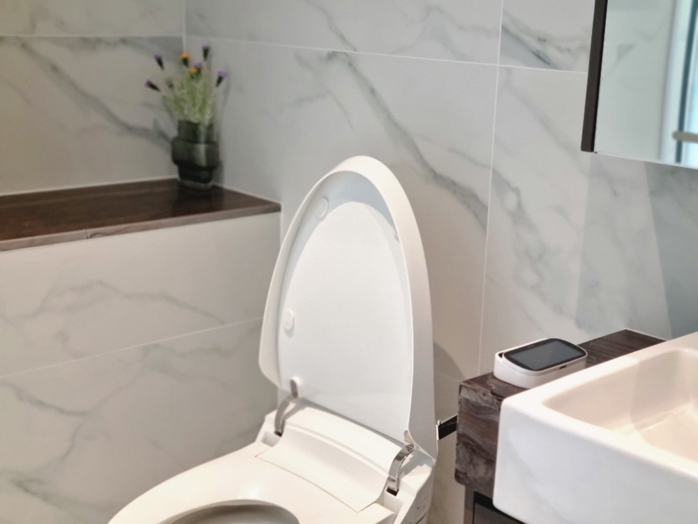 For RentCondoSathorn, Narathiwat : Experience the Pinnacle of Urban Living | Luxury 3-Bedroom at Supalai Icon Sathorn for Rent