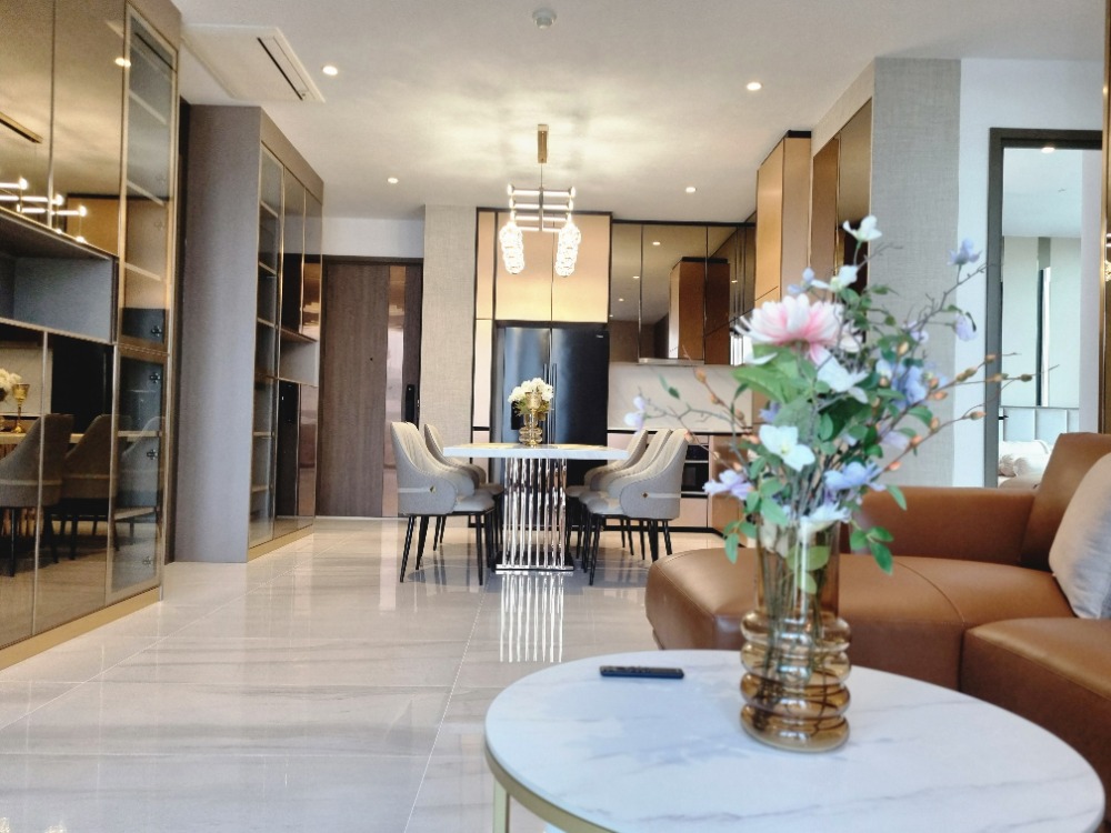 For RentCondoSathorn, Narathiwat : Experience the Pinnacle of Urban Living | Luxury 3-Bedroom at Supalai Icon Sathorn for Rent