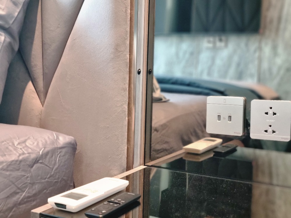 For RentCondoSathorn, Narathiwat : Experience the Pinnacle of Urban Living | Luxury 3-Bedroom at Supalai Icon Sathorn for Rent