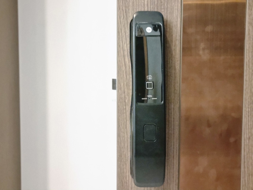 For RentCondoSathorn, Narathiwat : Experience the Pinnacle of Urban Living | Luxury 3-Bedroom at Supalai Icon Sathorn for Rent