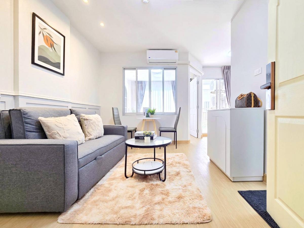 ขายคอนโดรามคำแหง หัวหมาก : ค่าเช่าเดือนละหลายพัน แป๊บเดียวก็หายไป แต่ถ้าจ่ายเท่ากันแล้วได้เป็นเจ้าของเองดีกว่าไหม? ✨️ลุมพินี คอนโดทาวน์ บดินทร์เดชา-รามคำแหง (Lumpini CondoTown Bodindecha-Ramkhamhaeng)✨️ พร้อมให้คุณมีบ้านเป็นของตัวเอง ในราคาที่คุ้มกว่าเช่า 💸