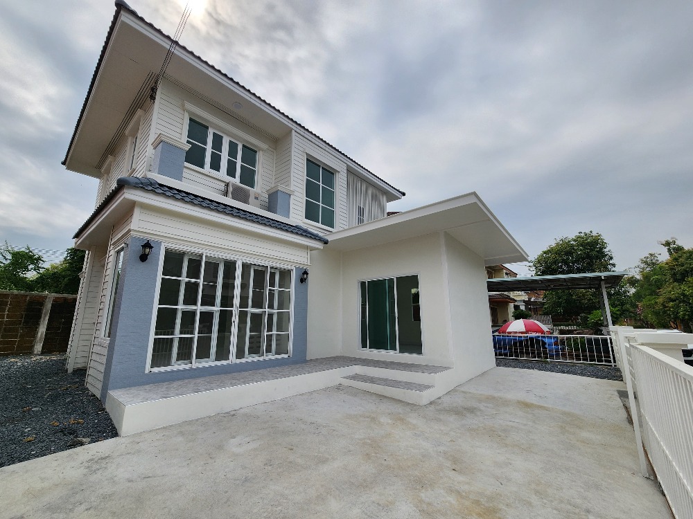 ขายบ้านสมุทรปราการ สำโรง : ขายด่วน หมู่บ้าน Vararom Lakeview : วรารมย์ เลควิลล์ บ้านเดียว ส่วนกลางทะเลสาบ