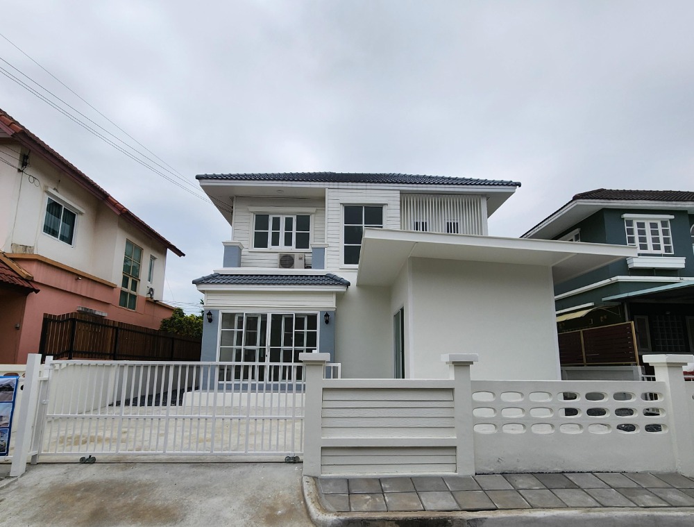 ขายบ้านสมุทรปราการ สำโรง : ขายด่วน หมู่บ้าน Vararom Lakeview : วรารมย์ เลควิลล์ บ้านเดียว ส่วนกลางทะเลสาบ