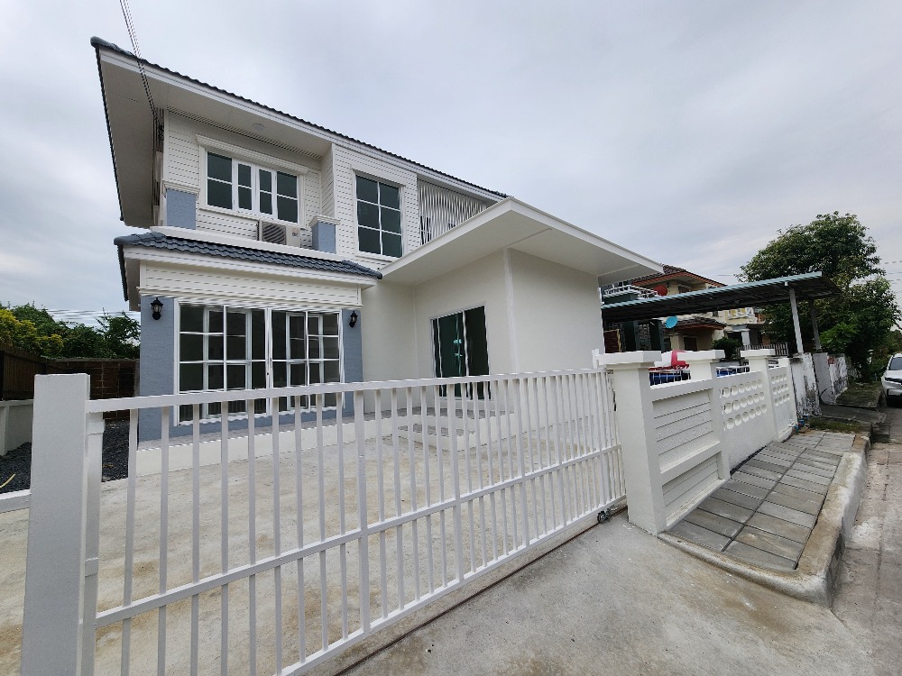 ขายบ้านสมุทรปราการ สำโรง : ขายด่วน หมู่บ้าน Vararom Lakeview : วรารมย์ เลควิลล์ บ้านเดียว ส่วนกลางทะเลสาบ