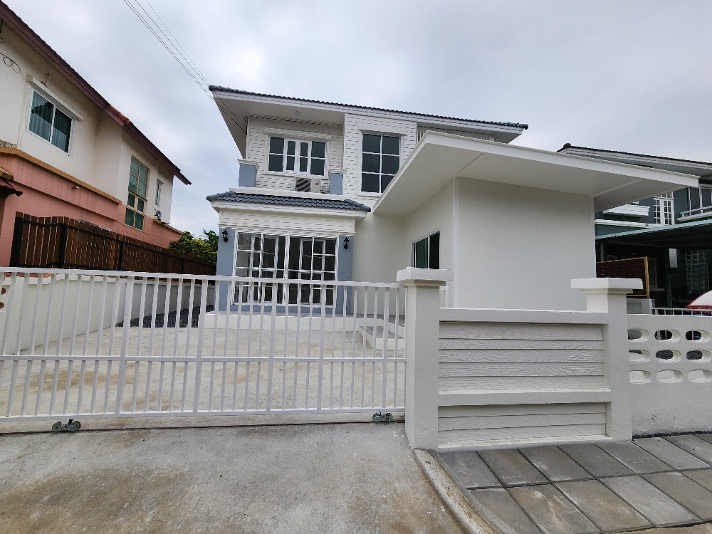 ขายบ้านสมุทรปราการ สำโรง : ขายด่วน หมู่บ้าน Vararom Lakeview : วรารมย์ เลควิลล์ บ้านเดียว ส่วนกลางทะเลสาบ